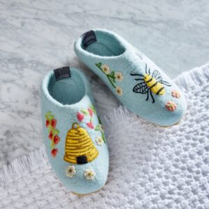 French Knot X PF - Sweet Bee Slipper - Soft Blue